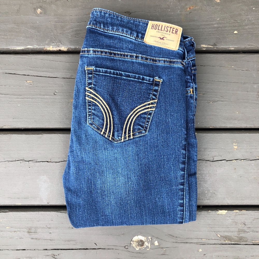 Hollister Distressed Straight Jean (7R)